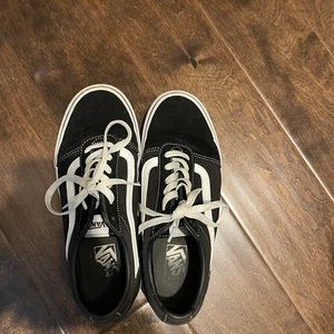 Black/white vans
